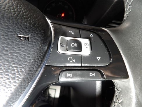 Used 2021 Volkswagen Passat 2.0T SE image 17