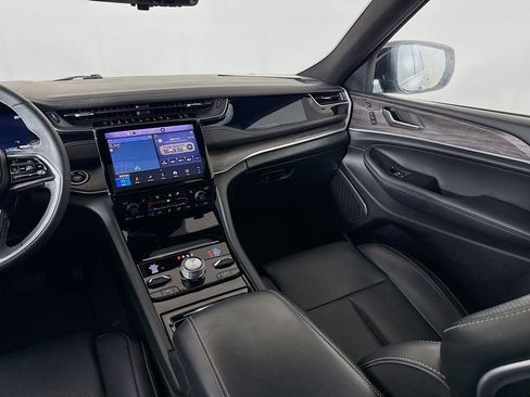 Used 2023 Jeep Grand Cherokee Overland w/ Luxury Tech Group IV image 27