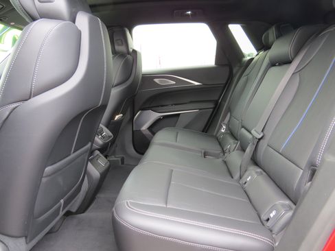 New 2025 Cadillac Lyriq Sport image 11