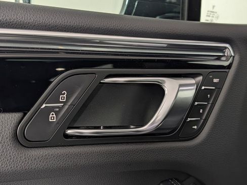 New 2026 Porsche Macan image 26