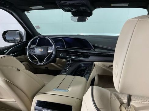 Certified 2024 Cadillac Escalade ESV Premium Luxury w/ Performance Package AWD/4WD image 14