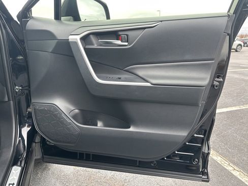 Certified 2025 Toyota RAV4 XLE image 10