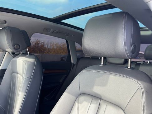 Used 2023 Audi Q5 2.0T Premium Plus w/ Premium Plus Package image 12