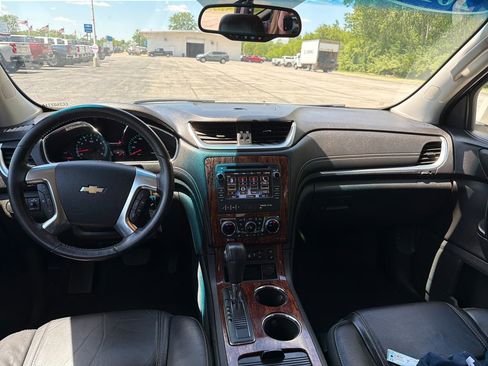 Used 2013 Chevrolet Traverse LT FWD image 25