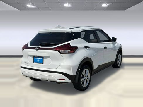 Used 2024 Nissan Kicks S FWD image 9