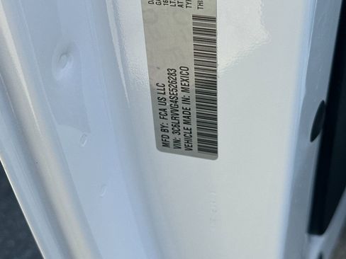 Used 2025 RAM ProMaster 2500 w/ U-Haul Equipment Group FWD image 28