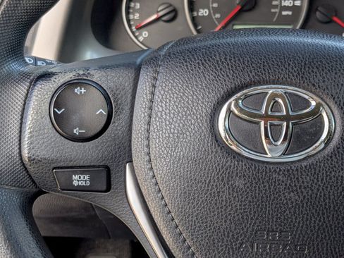 Used 2016 Toyota RAV4 LE AWD/4WD image 11
