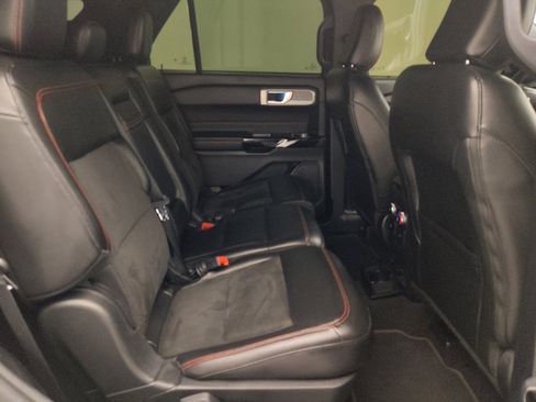 Used 2022 Ford Explorer ST-Line AWD/4WD image 19