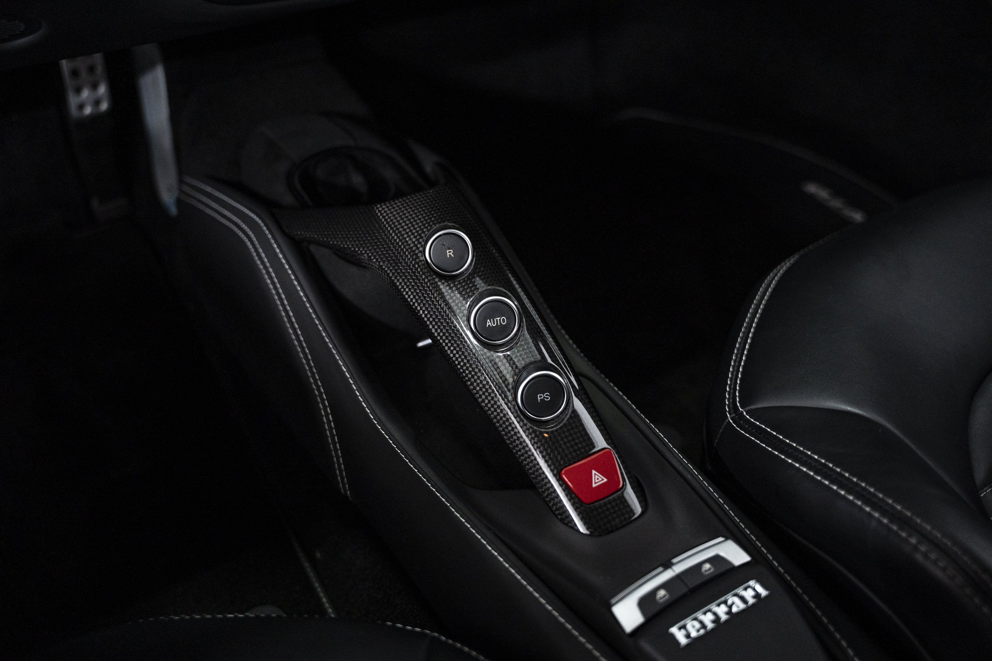 Used 2018 Ferrari 488 GTB RWD image 43