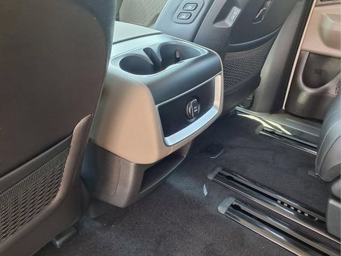 New 2026 Kia Carnival EX FWD image 21