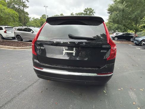 Used 2025 Volvo XC90 B5 Ultra AWD/4WD image 13
