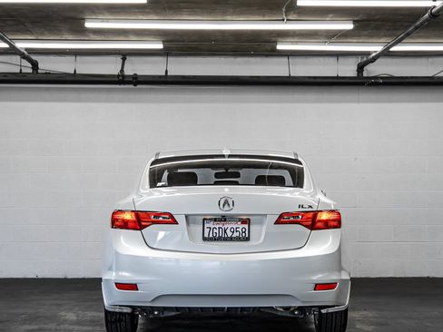 Used 2015 Acura ILX FWD image 4