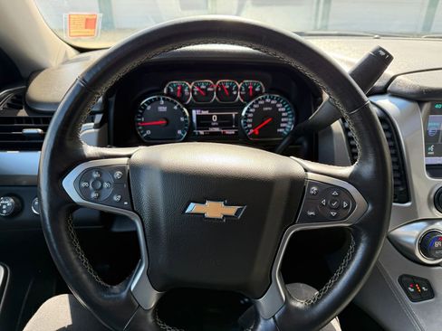 Used 2015 Chevrolet Suburban LT w/ Luxury Package image 28