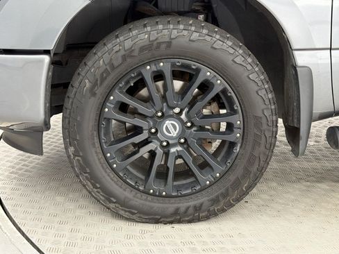 Used 2019 Nissan Titan SL w/ Midnight Edition AWD/4WD image 13