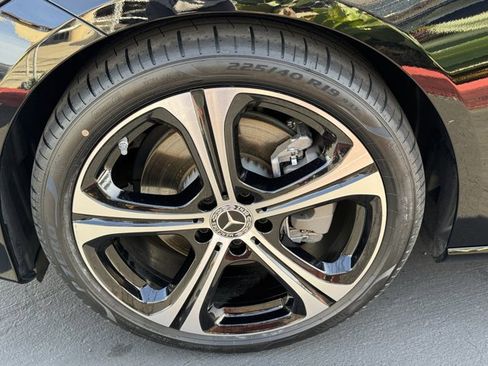 Used 2025 Mercedes-Benz C 300 Sedan image 15