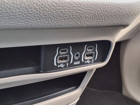 Used 2023 Chrysler Pacifica Touring-L FWD image 25