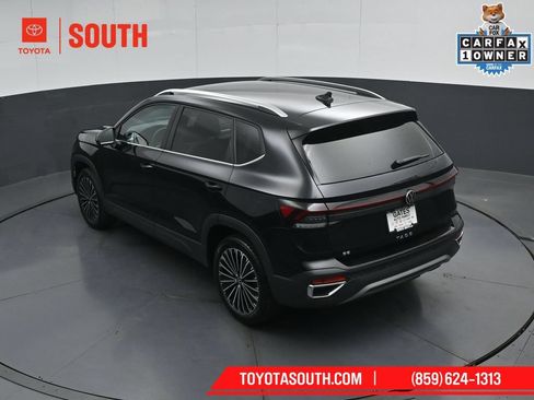 Used 2025 Volkswagen Taos SE FWD image 50