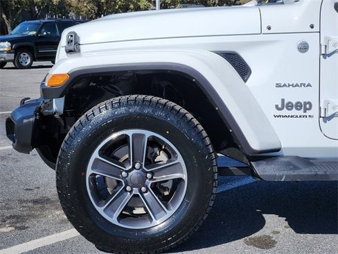 Used 2023 Jeep Wrangler Sahara image 6