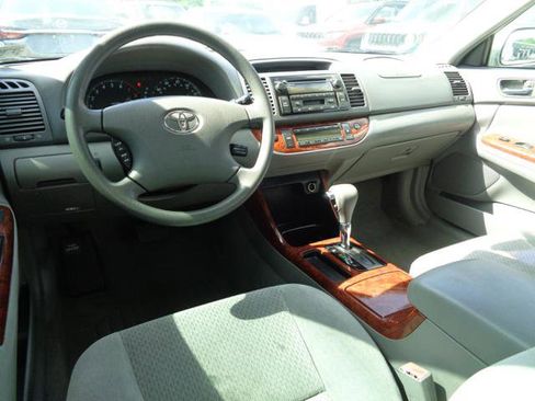 Used 2002 Toyota Camry LE image 15