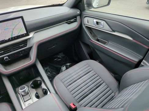 New 2026 Ford Explorer ST-Line image 15