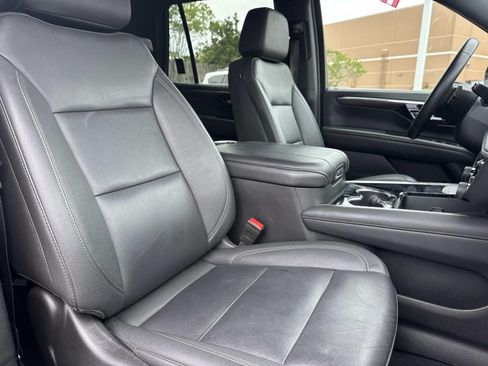 Used 2025 Chevrolet Tahoe Z71 AWD/4WD image 13