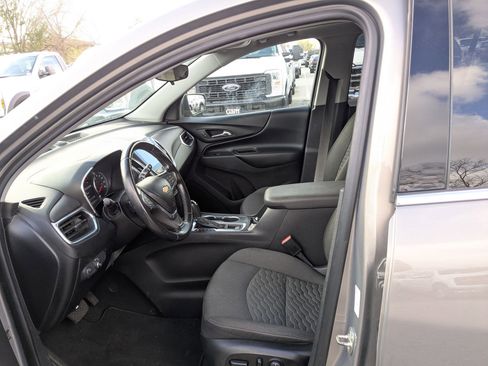 Used 2019 Chevrolet Equinox LT w/ Sun & Navigation Package image 17