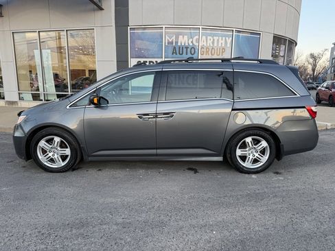 Used 2013 Honda Odyssey Touring image 2