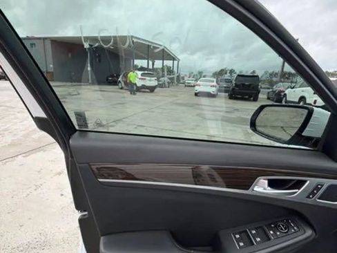 Used 2018 Genesis G80 3.8 RWD image 9