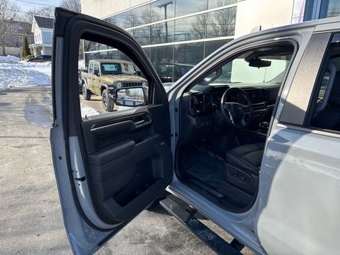 Used 2024 Chevrolet Silverado 1500 LT Trail Boss w/ Convenience Package II image 11