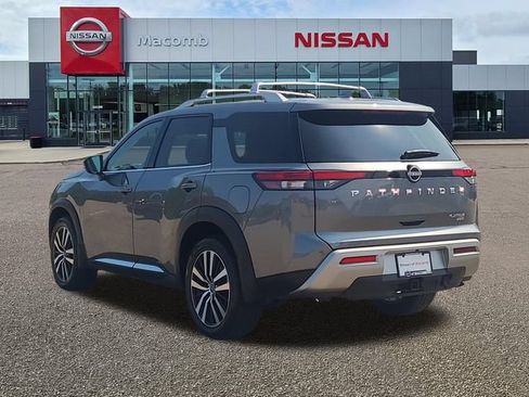 Used 2024 Nissan Pathfinder Platinum w/ Lighting Package (N92) AWD/4WD image 5
