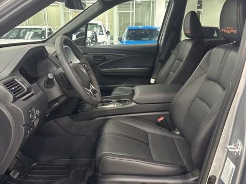 Used 2025 Honda Ridgeline TrailSport image 7