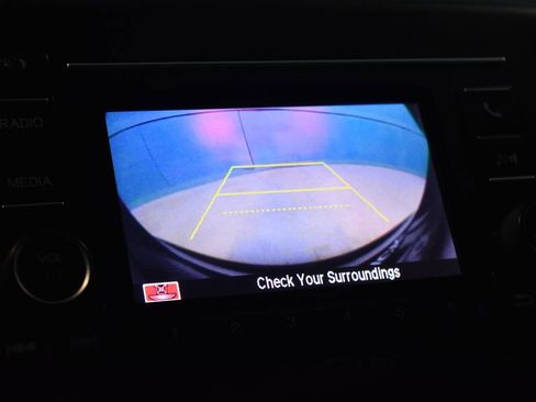 Used 2018 Honda Pilot LX image 13