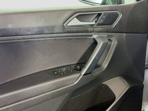 Used 2019 Volkswagen Tiguan SE AWD/4WD image 19