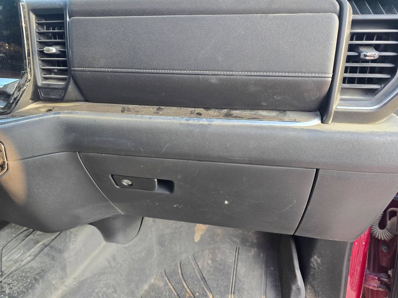 Used 2022 Chevrolet Silverado 1500 LT AWD/4WD image 25