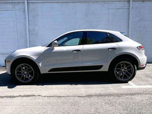 Certified 2023 Porsche Macan AWD/4WD image 2