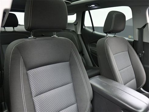 Used 2023 GMC Terrain SLE w/ Driver Convenience Package image 27