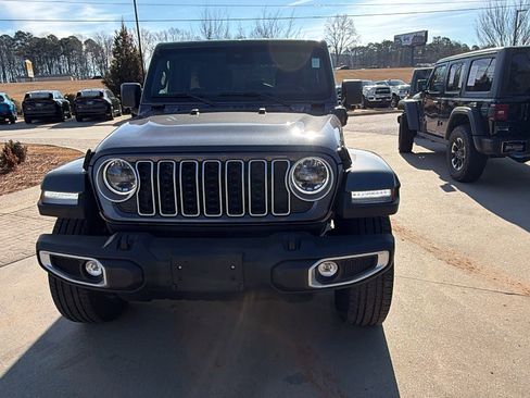 Used 2025 Jeep Wrangler Sahara 4xe image 3