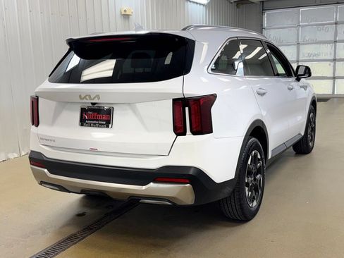 Used 2025 Kia Sorento S w/ Panoramic Sunroof Package FWD image 5