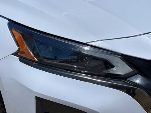 Used 2024 Nissan Altima 2.5 SR FWD image 12