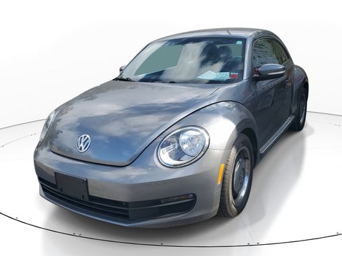 Used 2012 Volkswagen Beetle 2.5 image 3