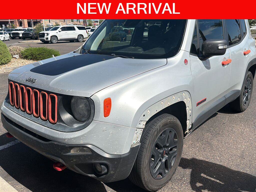 Used 2018 Jeep Renegade Trailhawk w/ Popular Equipment Group AWD/4WD image 1