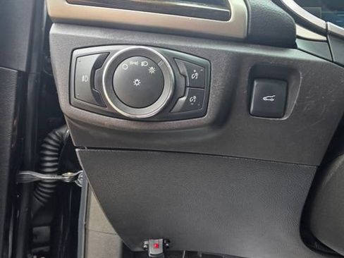 Used 2016 Ford Fusion SE w/ Equipment Group 202A FWD image 14