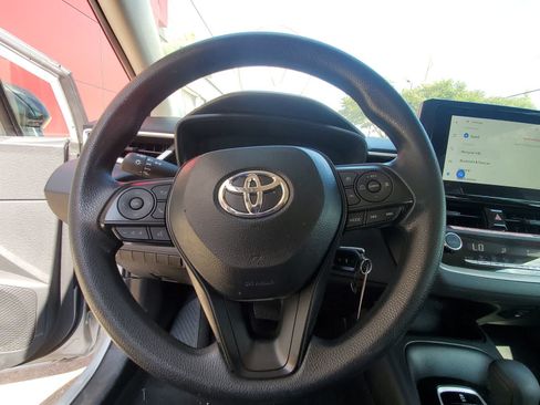 Used 2025 Toyota Corolla LE FWD image 14