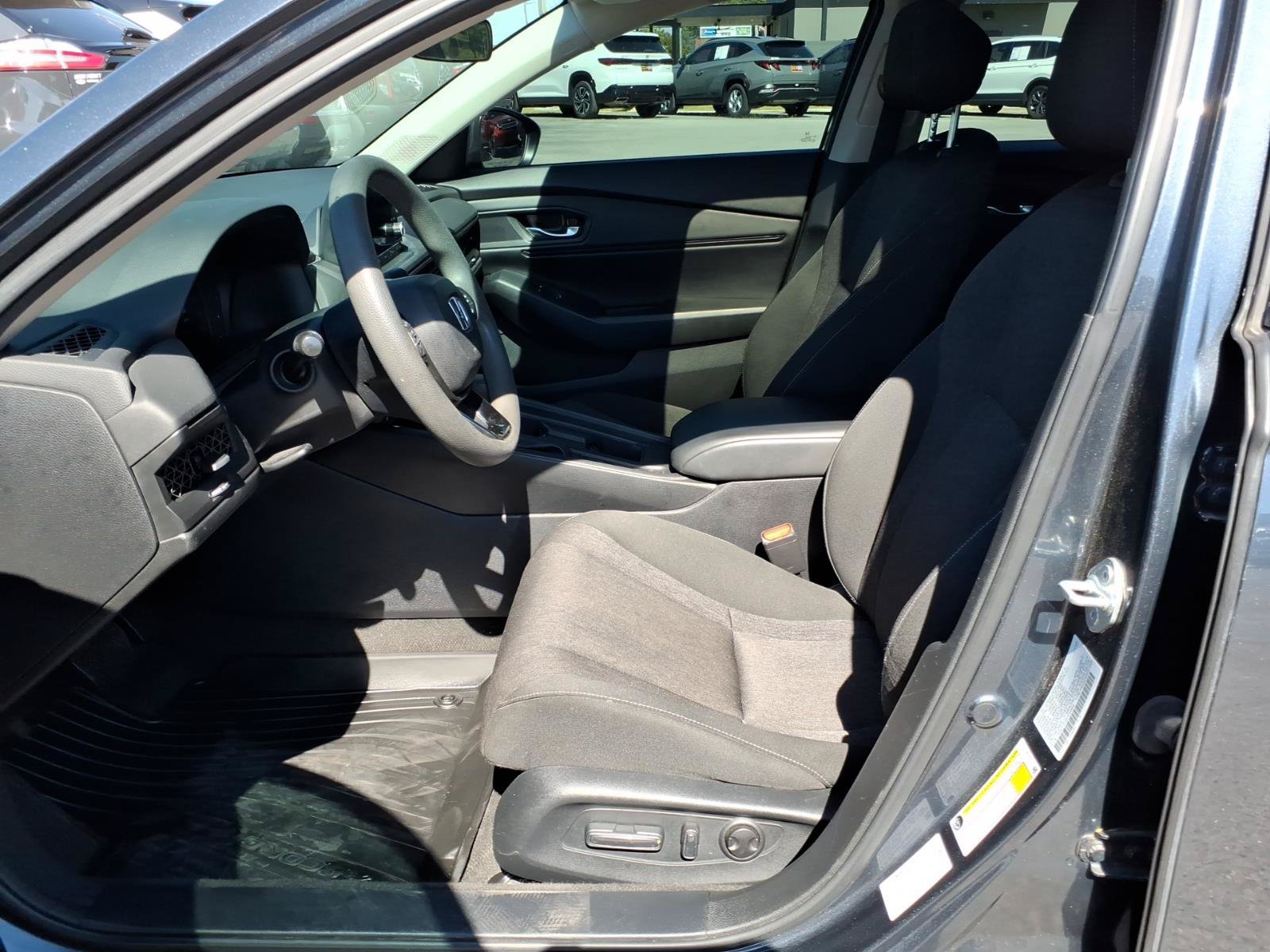 Used 2023 Honda Accord EX image 8