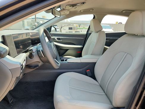 Used 2025 Hyundai Sonata SEL FWD image 10