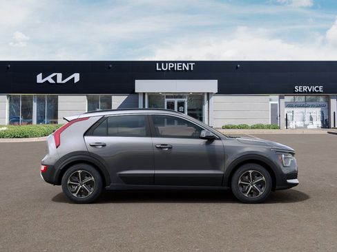 New 2026 Kia Niro EX FWD image 10