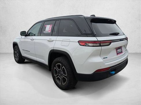 Used 2022 Jeep Grand Cherokee Trailhawk w/ Advanced Protech Group II image 8