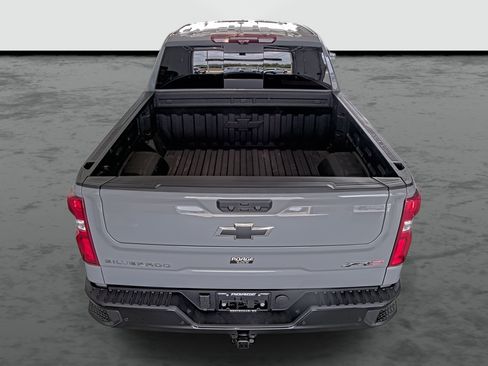 Used 2025 Chevrolet Silverado 1500 ZR2 w/ Technology Package AWD/4WD image 3