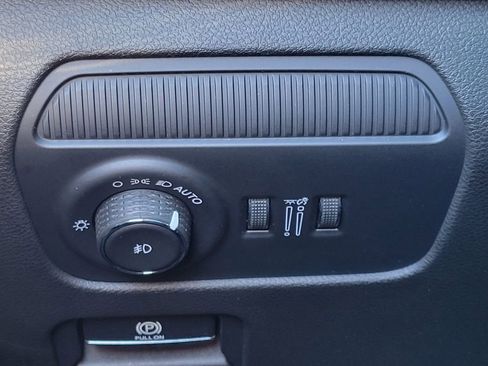 Used 2025 Jeep Wagoneer Series II AWD/4WD image 12
