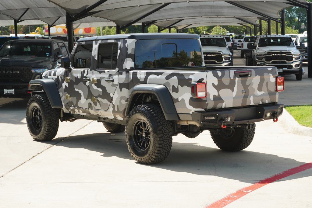 Used 2025 Jeep Gladiator Sport AWD/4WD image 3
